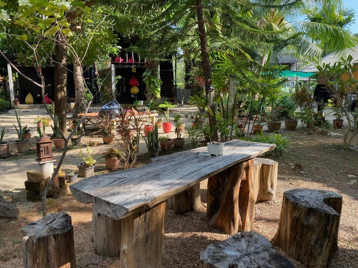 Leaf House Bungalows Sha Plus Approved Koh Lanta Bagian luar foto