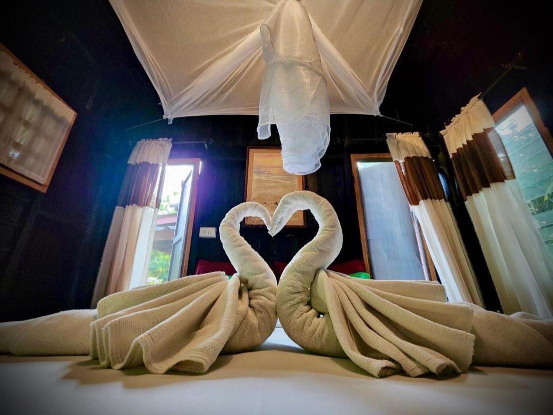 Leaf House Bungalows Sha Plus Approved Koh Lanta Bagian luar foto