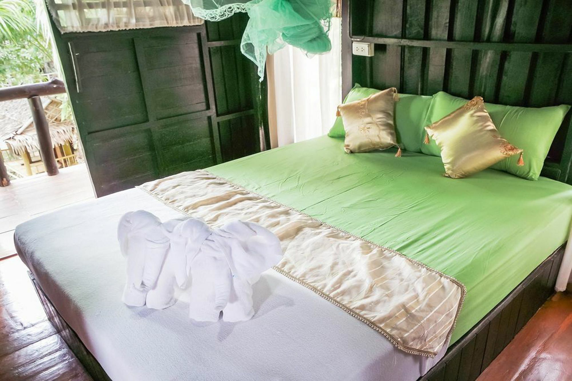 Leaf House Bungalows Sha Plus Approved Koh Lanta Bagian luar foto